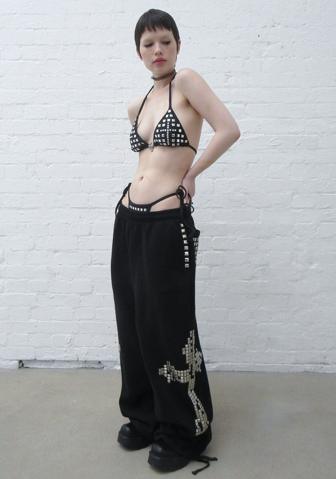 FAITHFUL STUDDED OVERSIZED SWEATPANTS BLACK